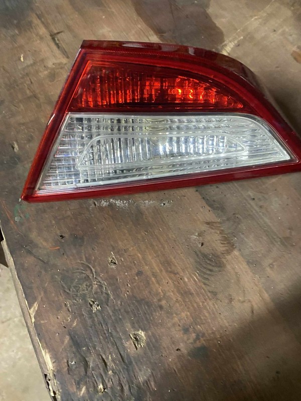 OEM 2011-2014 Hyundai Sonata Right Passenger Side Inner Tail Light Assembly ✔️