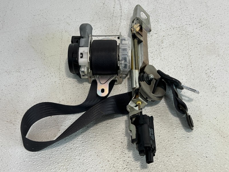 01-06 Lexus LS430 Front Right Passenger Side Seat Belt Retractor OEM