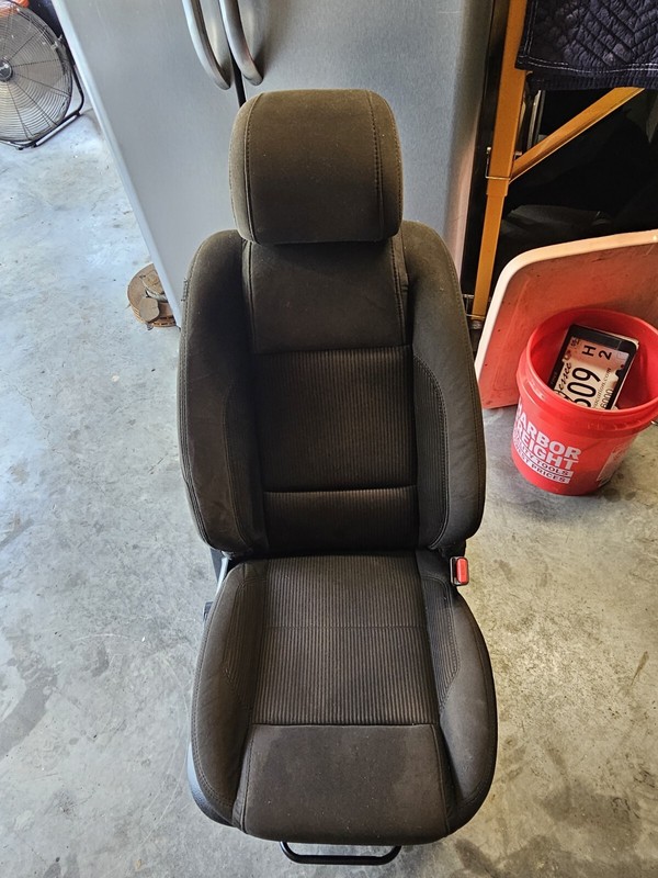 2013 2014 FORD MUSTANG Right Front Passenger Bucket Seat Black Cloth Manual Seat
