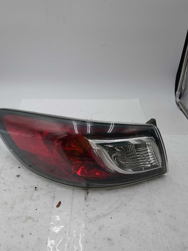 2010 Mazda 3 Left Tail Light Assembly Red OEM 428375 Scratches & Scuffs