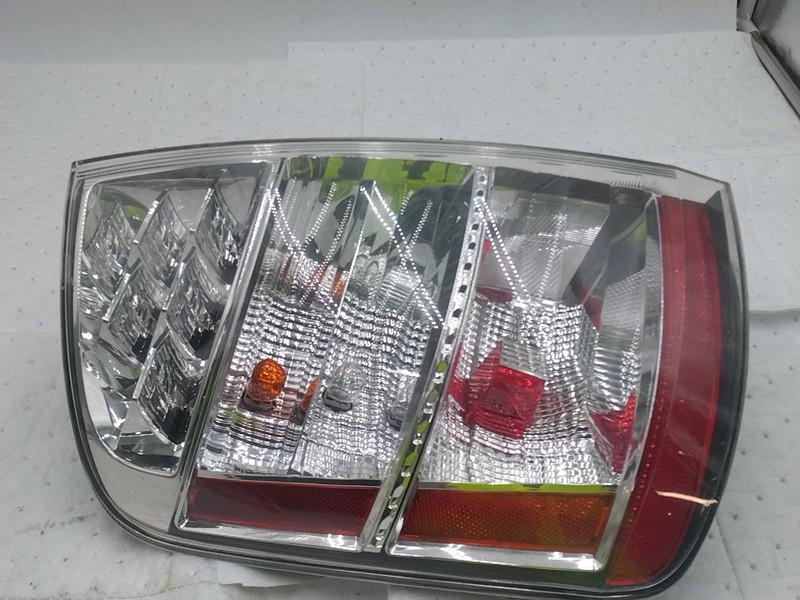 2005 Toyota Prius Left Tail Light Assembly Red OEM 456355 4DR HTBK Used