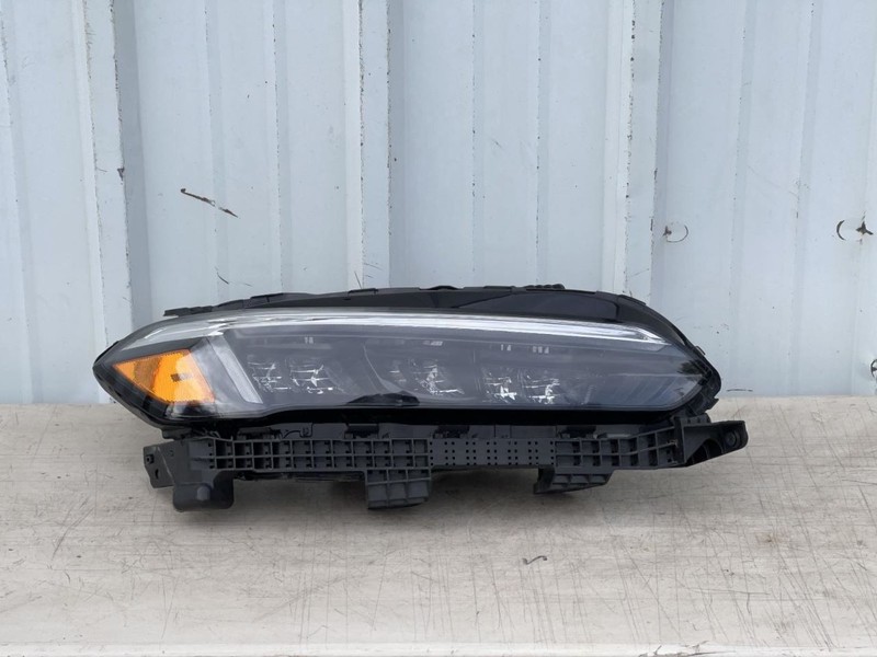 2022-2024 HONDA CIVIC RIGHT HEADLIGHT W/SMOKED LENS 1 TOP TAB CRACK SPORT 53943
