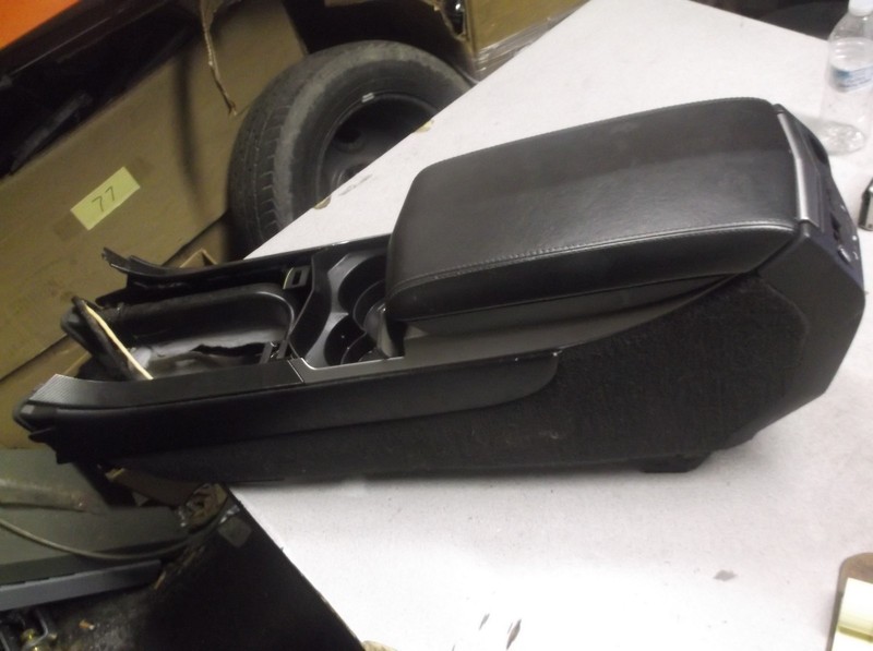 2008 Cadillac CTS 4 Ebony Console Assembly 22332 A 1GA0601900 *FREE SHIPPING*