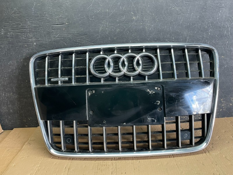 2010 to 2015 Audi Q7 Front Upper Grill GrilleOEM AA8926 DG