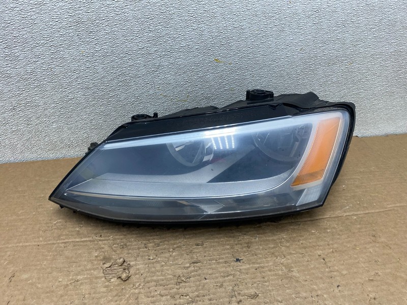 2011 to 2014 Volkswagen Jetta Left Driver LH Headlight Halogen OEM Z3091 DW