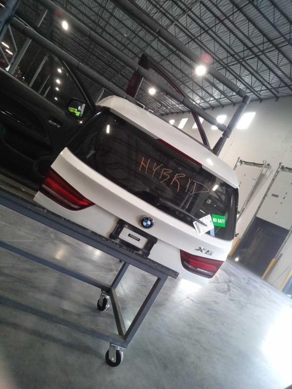 Used Deck Lid fits: 2018 Bmw X5 upper privacy tint glass w/camera w/o surround v