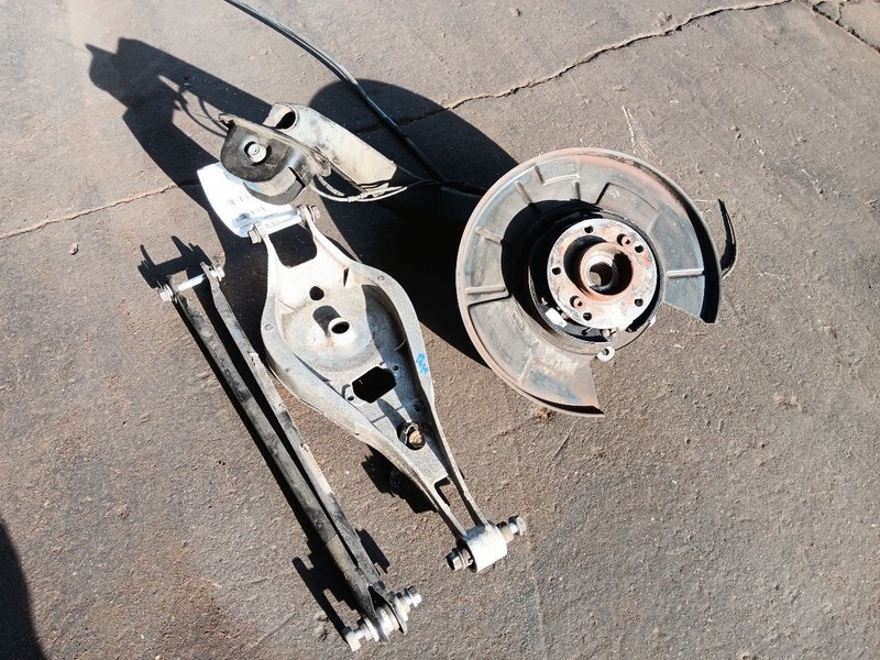 01-06 BMW E46 M3 Right Rear Suspension Spindle Trailing Arm Hub 33322229686