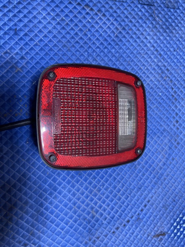 1987-2006 Jeep Wrangler Driver Left Tail Light Assembly Oem Tested !