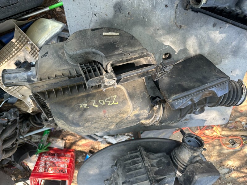08-10 FORD TAURUS SABLE MKS& X OEM AIR BREATHER CLEANER BOX INTAKE ASSEMBLY