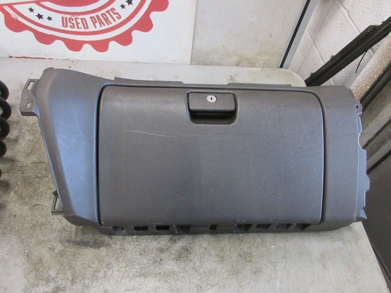 19-2025 Chevy Silverado Sierra Right Lower Glove Box Assembly Cocoa 84428266