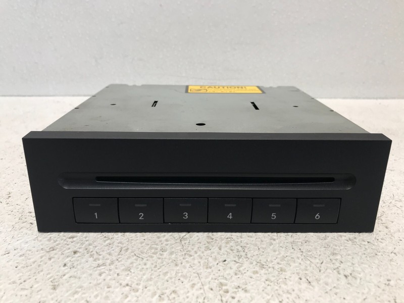 03-13 Mercedes R171 SLK300 SLK280 E320 CLS550 Radio 6 Disk CD Changer Player OEM