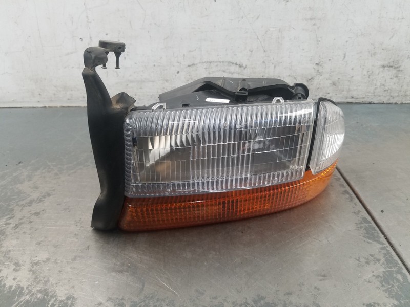2000 Dodge Dakota R/T Left Head Light Assembly #0333 L6
