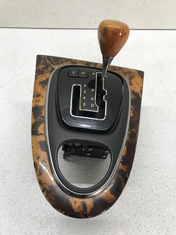 04-09 Jaguar XJ8 VDP X350 Automatic Transmission Floor Gear Shifter OEM Bezel