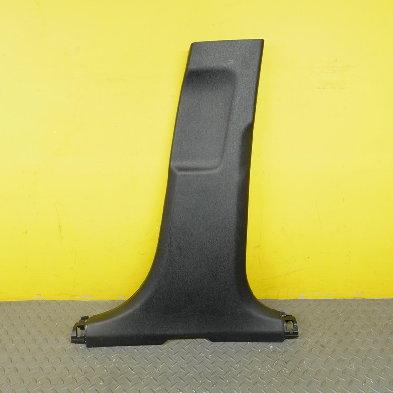 2023-2025 KIA SPORTAGE RIGHT SIDE B PILLAR LOWER TRIM COVER PANEL OEM 85845P1200