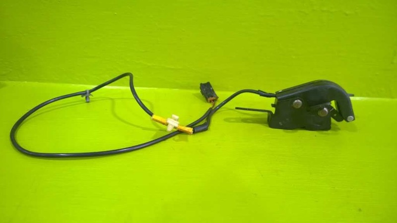 04-15 TITAN PASSENGER RIGHT REAR DOOR TOP LATCH OEM 2930-14