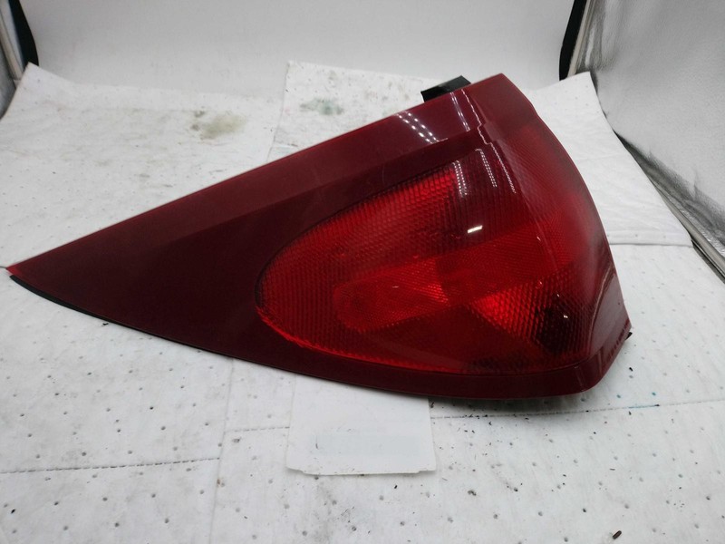 2004-2007 Buick Rendezvous Left Tail Light Assembly OEM Used 604881