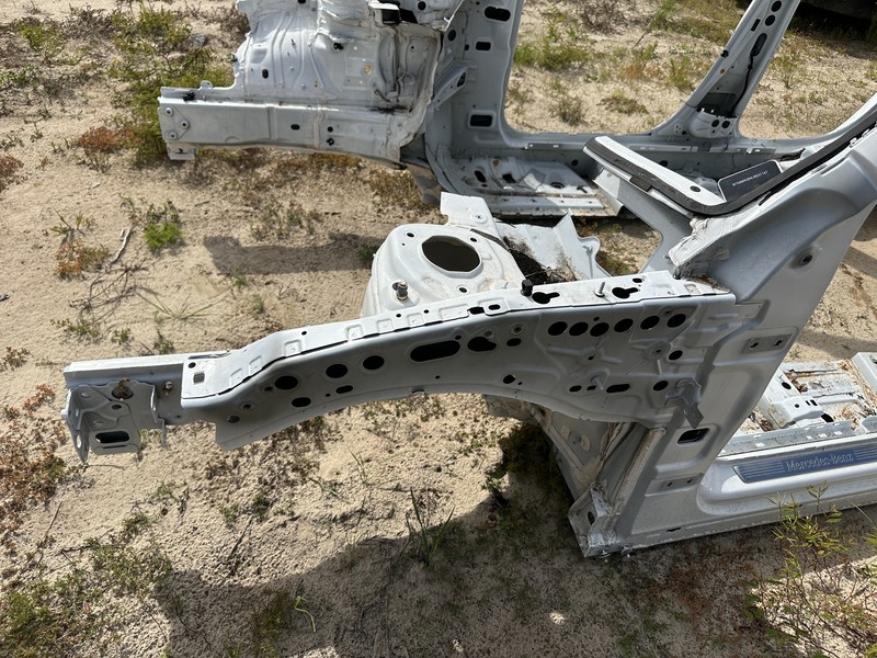 2020-2024 MERCEDES GLB200 GLB250 GLB35 AMG FRONT LEFTMEMBER APRON RAIL FRAME