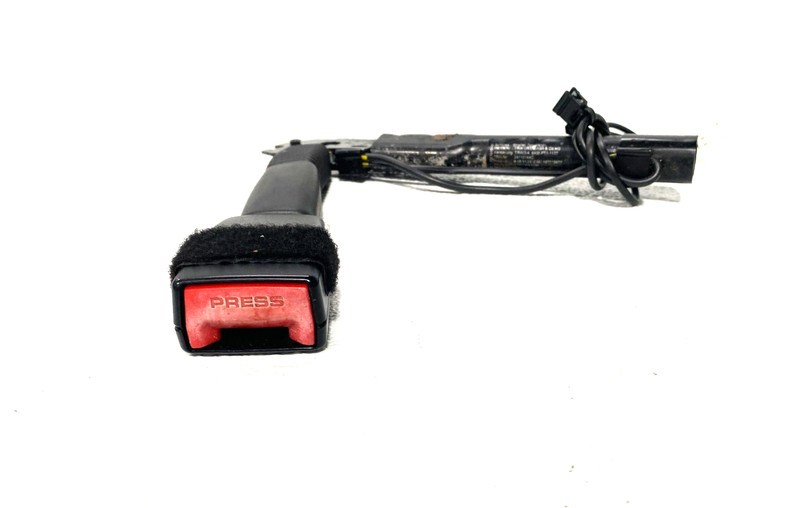 14-16 BMW 428I F32 FRONT RIGHT SEAT BELT BUCKLE OEM #A0.40