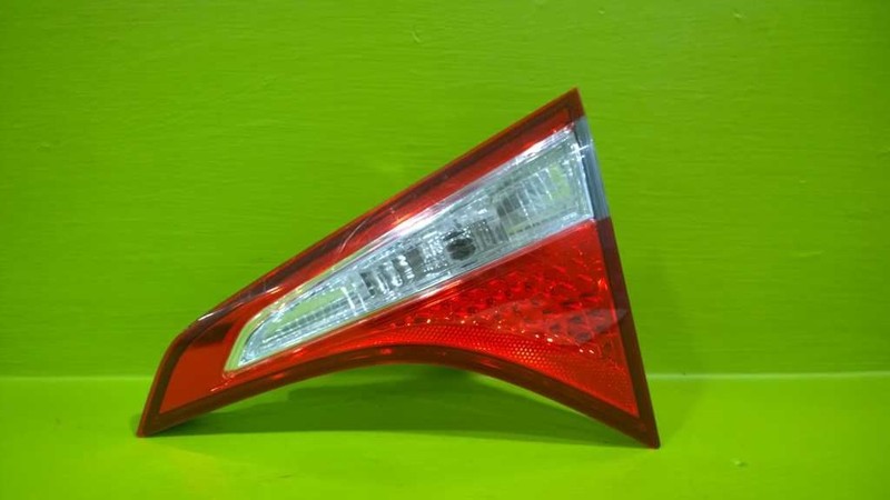 14 15 16 COROLLA PASSENGER RIGHT LID MOUNT TAILLIGHT LAMP OEM 3559-38