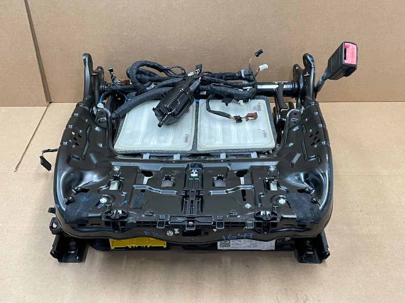 17 18 19 BMW G30 540i 530i Front Right Passenger Seat Track Frame Rail 1649 OEM