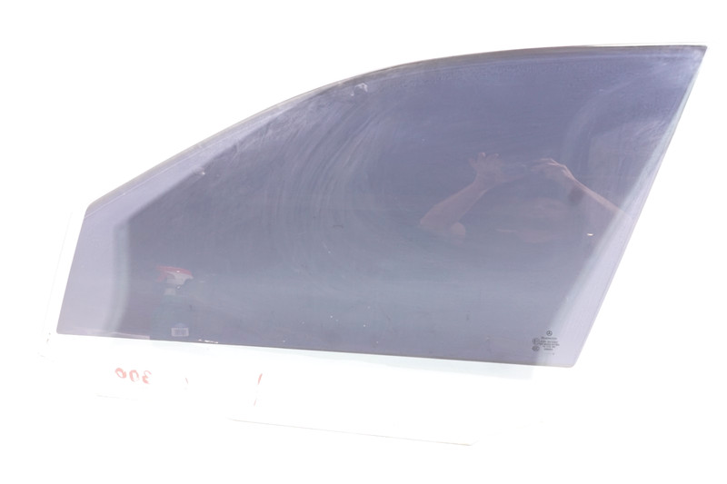 2008 - 2014 MERCEDES BENZ C300 W204 FRONT LEFT DRIVER SIDE DOOR WINDOW GLASS OEM