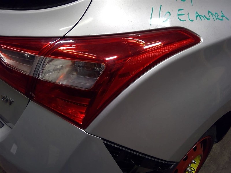 Passenger Tail Light Hatchback GT Incandescent Lamps Fits 13-17 ELANTRA 1774107