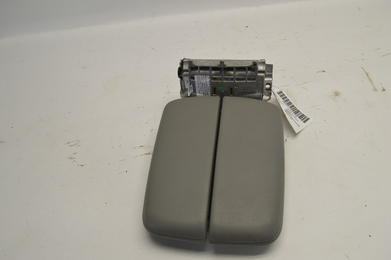 2017-2019 AUDI Q7 FRONT CENTER CONSOLE ARMREST COVER LID LEATHER GRAY OEM