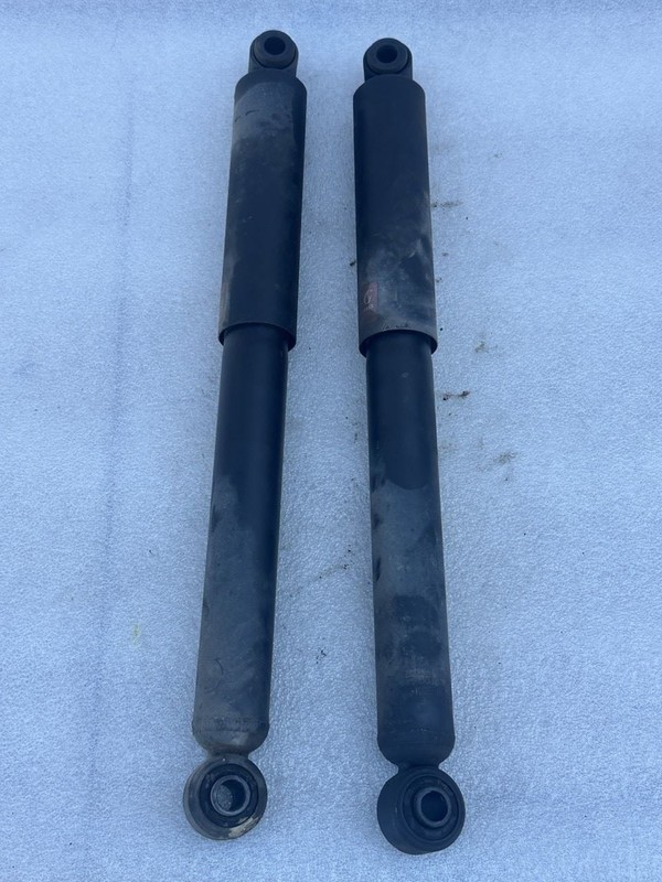 1997 1998 1999 MITSUBISHI MONTERO SPORT REAR SHOCK ABSORBERS PAIR KYB 4x2