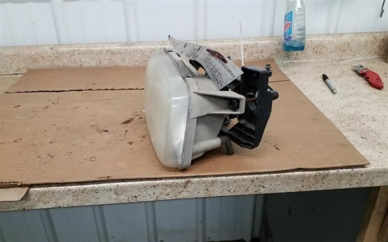 Passenger Right Headlight Fits 99-00 ESCALADE 217413