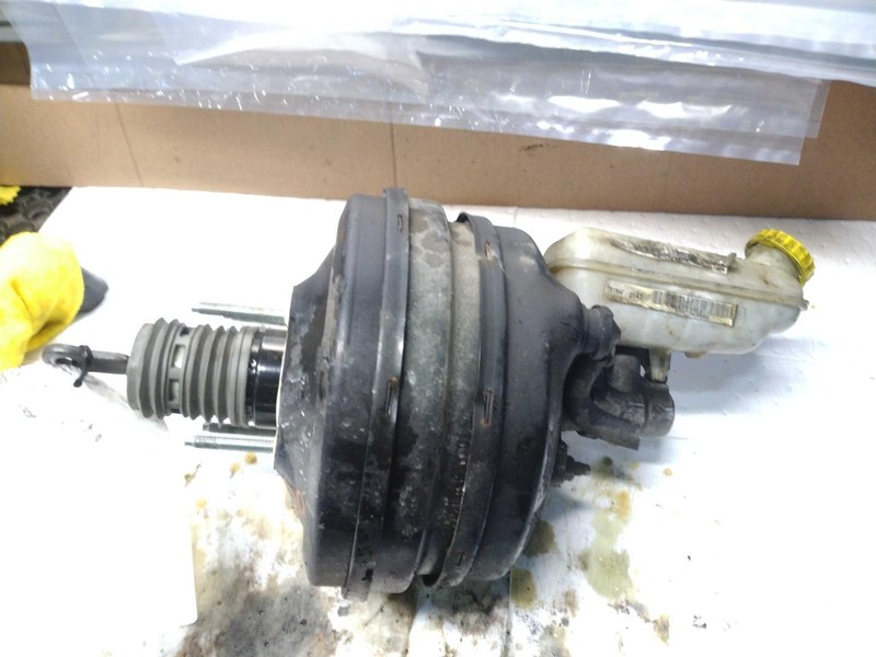 2008 Chrysler Town & Country Power Brake Booster OEM 4721802AC Used 271K Miles