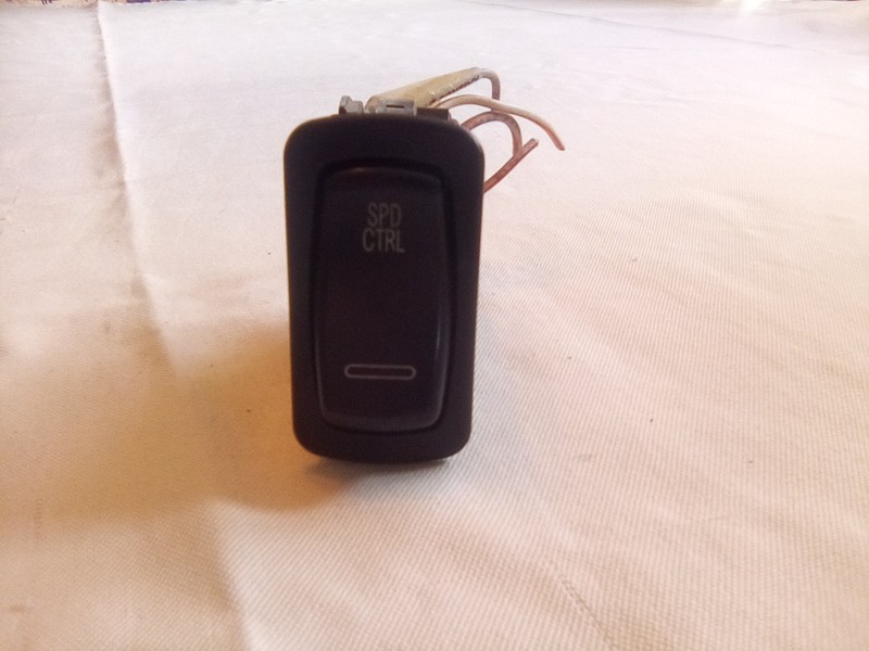 Mack 82379642 Cruise Control Rocker Switch W/Connector