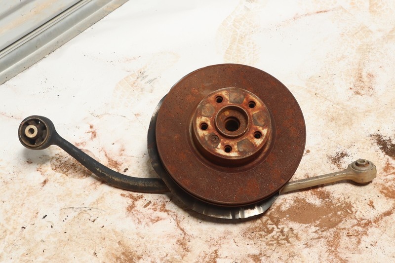 2011-2017 BMW X3 F25 FRONT DRIVER SPINDLE KNUCKEL WHEEL HUB W/ CONTROL ARMS OEM