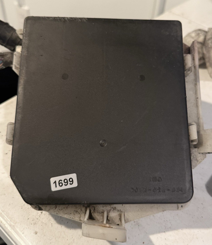 2008 NISSAN VERSA POWER SUPPLY MODULE FUSE BOX (Under Hood) OEM