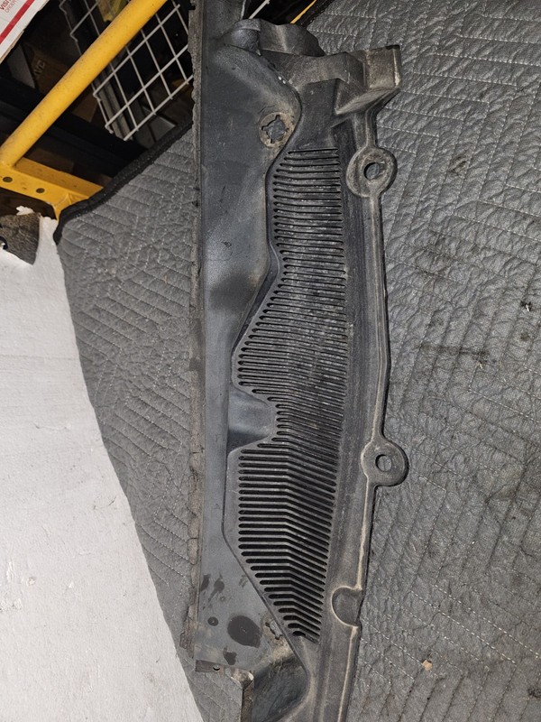 OEM 2010-2014 Ford Mustang Left Screen Assembly Cowl Grille Minor Damage