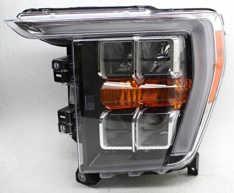 OEM Ford F150 pickup Left Driver Side LED Headlamp ML3Z-13008-F Tab Missing