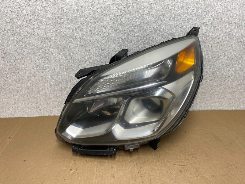 2016-2018 Chevrolet Equinox Left Driver LH Halogen Headlight Oem AC5772 DW
