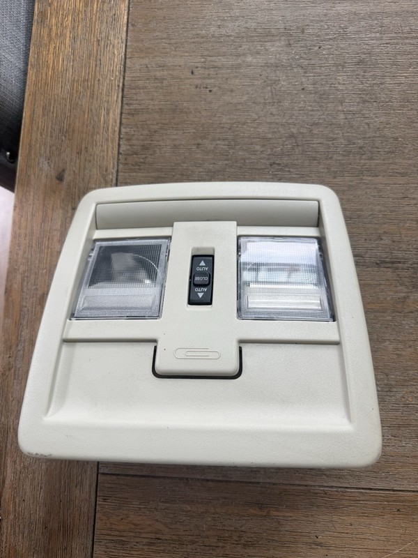 2009-2012 Jeep Liberty Overhead Roof Console w/Sunroof BEIGE