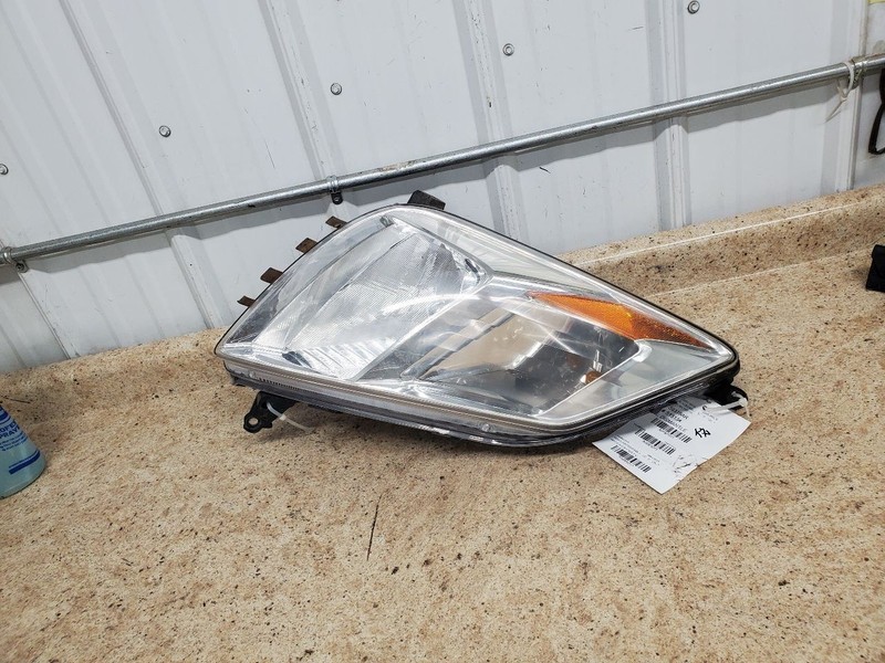 Passenger Headlight Without Xenon Thru 10/05 Fits 04-05 PRIUS 308313