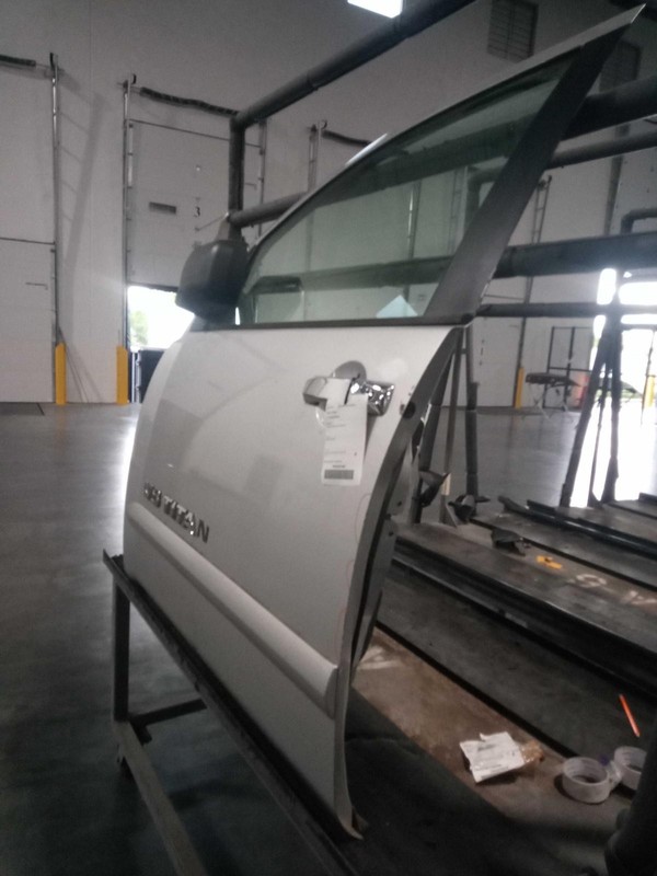 2006 Nissan Titan Left Front Door Silver 226595 200K Miles OEM Used Part