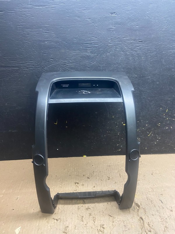 2011 to 2013 Kia Sorento Center Radio Climate Control Clock Trim T8977 DG