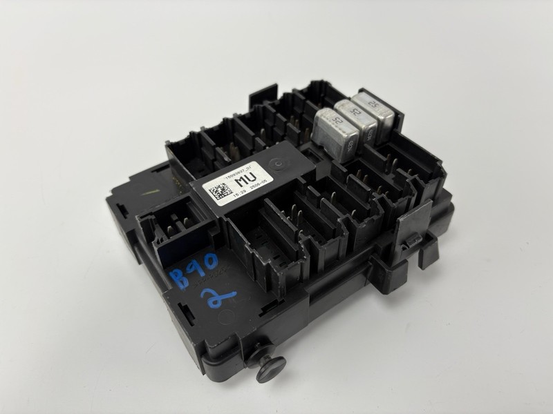 OEM!2007-2008 TAHOE YUKON Escalade Cabin Fuse Box Junction Block OEM 15093837