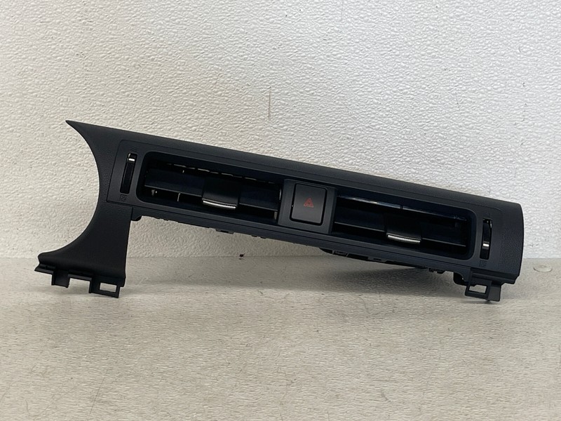 ⭐2022-2023 TOYOTA GR86 CENTER DASH AIR VENT GRILLE HAZARD SWITCH OEM LOT2505