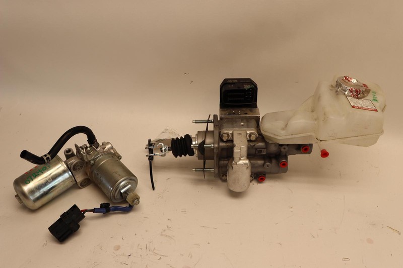 2019-2023 LEXUS ES300H POWER BRAKE BOOSTER PUMP MASTER CYLINDER ASSEMBLY OEM