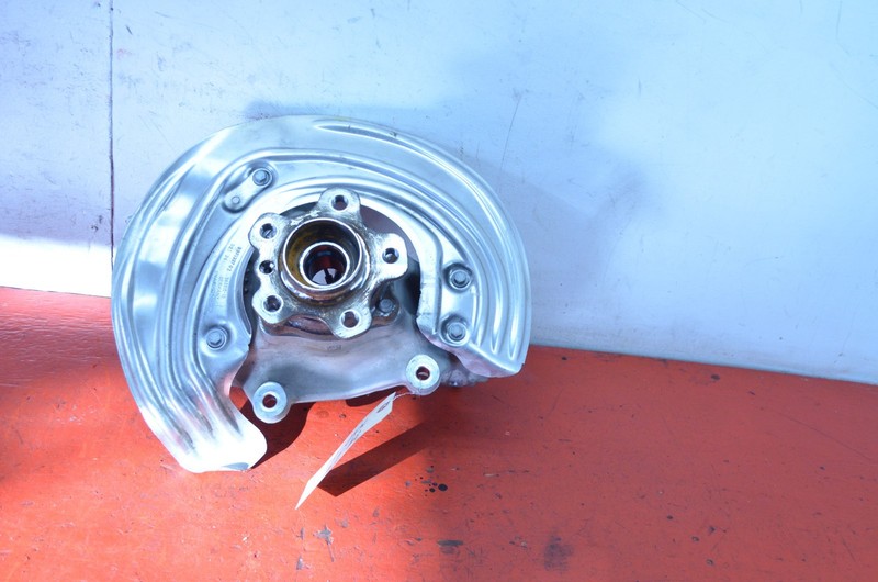 22-24 BMW i4 GRAN COUPE G26 AWD FRONT LEFT SPINDLE KNUCKLE HUB BEARING OEM