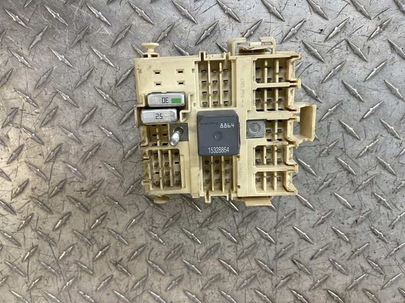 2003-2007 CHEVROLET SILVERADO 1500 2500 INTERIOR CABIN FUSE BOX 15190658 OEM