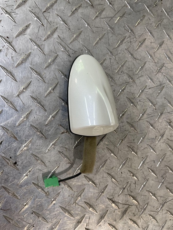 2014 - 2020 INFINITI Q50 ROOF EXTERIOR SHARK FIN ANTENNA MODULE W/ COVER OEM