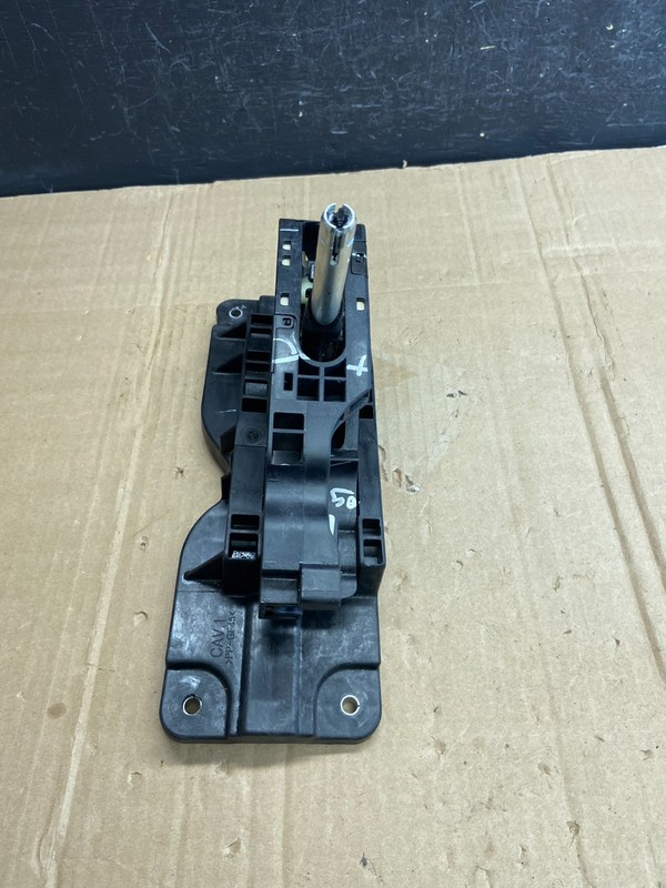 2017 2018 2019 GMC Acadia Automatic Gear Shifter Selector OEM ad7140 DG