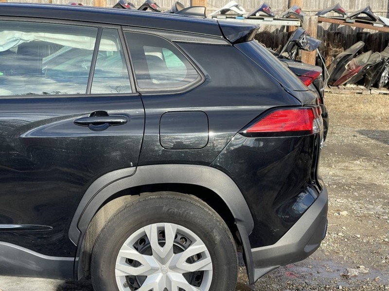 22-23 TOYOTA COROLLA CROSS LEFT QUARTER PANEL BLACK PC:D11 AT AWD 62K -L- 63267