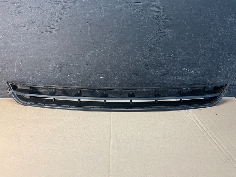 2013 2014 2015 GMC Acadia Front Lower Cover Grill Grille Oem AD8329DG