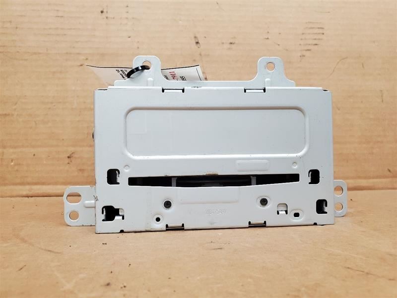 Audio Equipment Radio Receiver AM-FM-XM-CD-MP3 Opt Uye Fits 11-12 CAMARO 275991